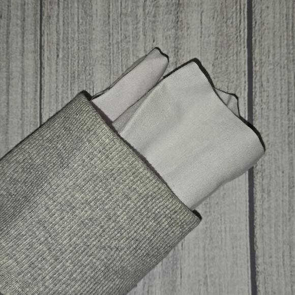 EVIDNT Women's Back Tie Crewneck Sweatshirt Gray & White Size L NWT - Picture 9 of 14